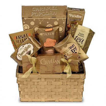 8 different kind of snacks in a basket